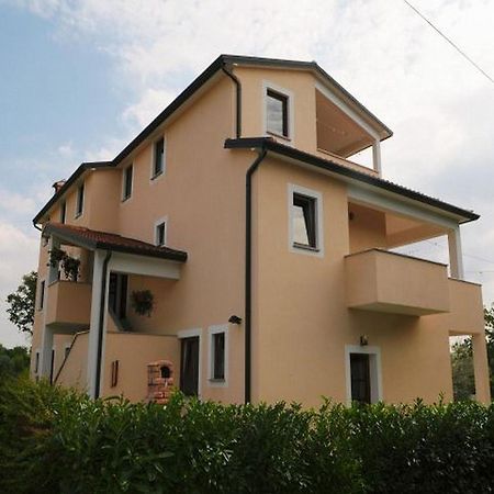 פורץ Apartments Filip & Tara מראה חיצוני תמונה